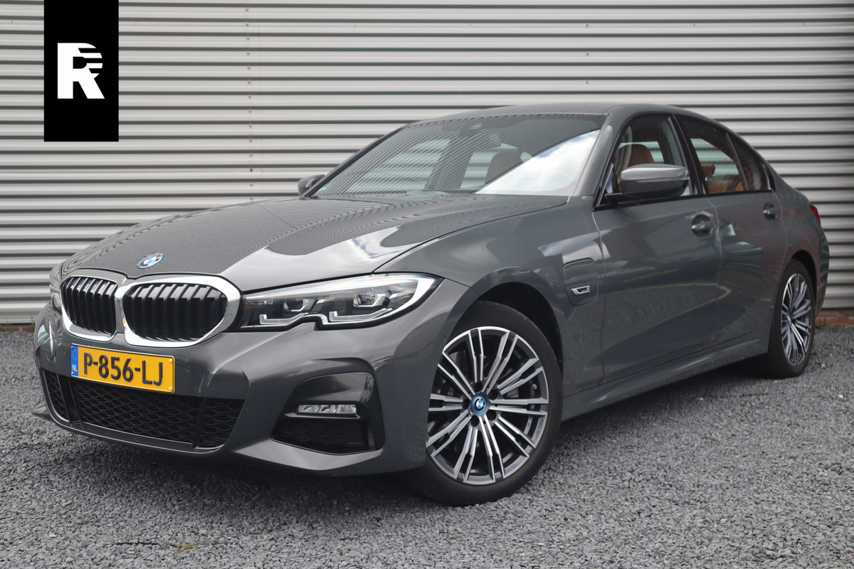 BMW 3-serie M-Sport M Schaalstoelen / Dravit Grau / HiFi / Camera / BMW 3-serie M-Sport M Schaalstoelen / Dravit Grau / HiFi / Camera /