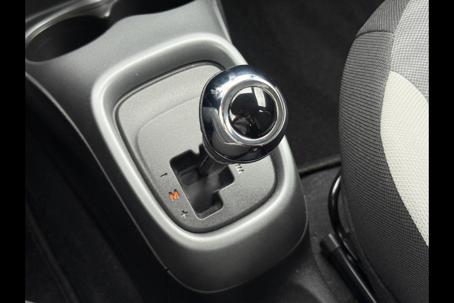 Toyota Aygo 1.0 VVT-i X-Play Automaat | Eerste eigenaar, Apple CarPlay/Android Auto, Parkeercamera, Airco, In hoogte verstelbare stoel