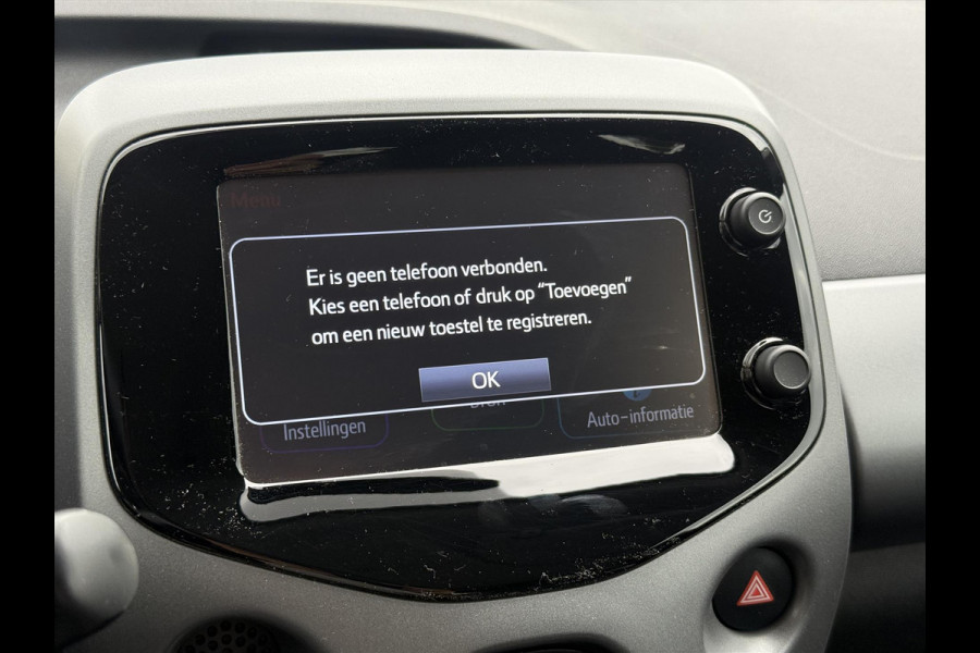 Toyota Aygo 1.0 VVT-i X-Play Automaat | Eerste eigenaar, Apple CarPlay/Android Auto, Parkeercamera, Airco, In hoogte verstelbare stoel