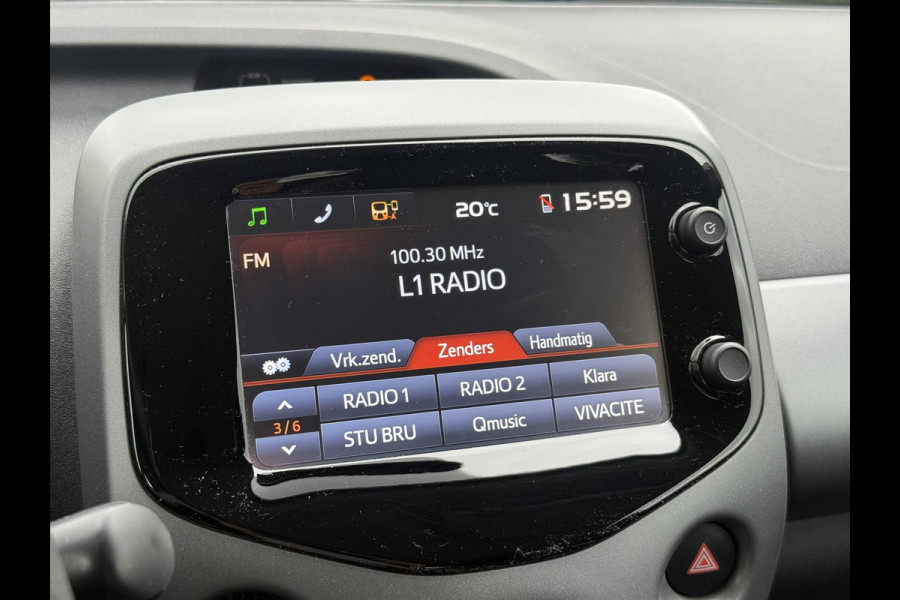 Toyota Aygo 1.0 VVT-i X-Play Automaat | Eerste eigenaar, Apple CarPlay/Android Auto, Parkeercamera, Airco, In hoogte verstelbare stoel