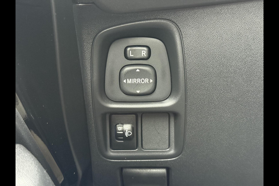 Toyota Aygo 1.0 VVT-i X-Play Automaat | Eerste eigenaar, Apple CarPlay/Android Auto, Parkeercamera, Airco, In hoogte verstelbare stoel