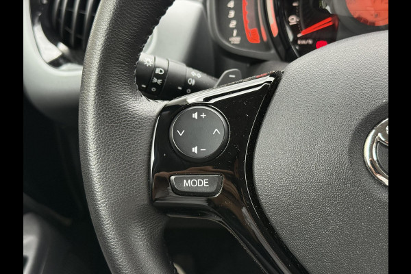 Toyota Aygo 1.0 VVT-i X-Play Automaat | Eerste eigenaar, Apple CarPlay/Android Auto, Parkeercamera, Airco, In hoogte verstelbare stoel