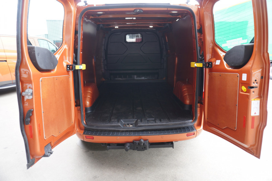 Ford Transit Custom 340 2.0 TDCI 170PK L2H1 Limited nr. V182 | Airco | Cruise | Navi | trekhaak