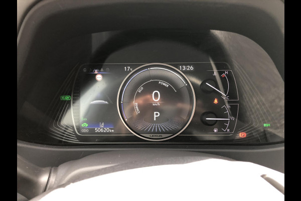 Lexus UX 250h Preference Line | 18inch, Dodehoekherkenning, Keyless, Parkeersensoren, Stoel + Stuurverwarming, Apple CarPlay/Android Auto