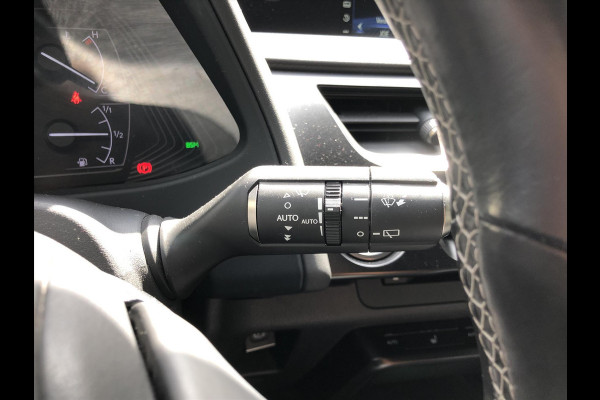 Lexus UX 250h Preference Line | 18inch, Dodehoekherkenning, Keyless, Parkeersensoren, Stoel + Stuurverwarming, Apple CarPlay/Android Auto