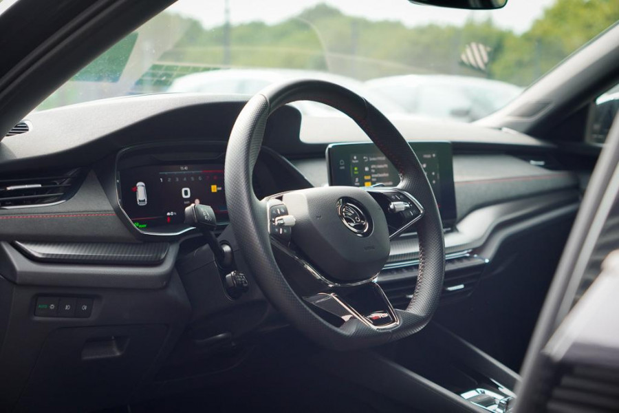 Škoda Octavia Combi 1.4 TSI RS iV PHEV Business / Pano / Adaptive Cruise