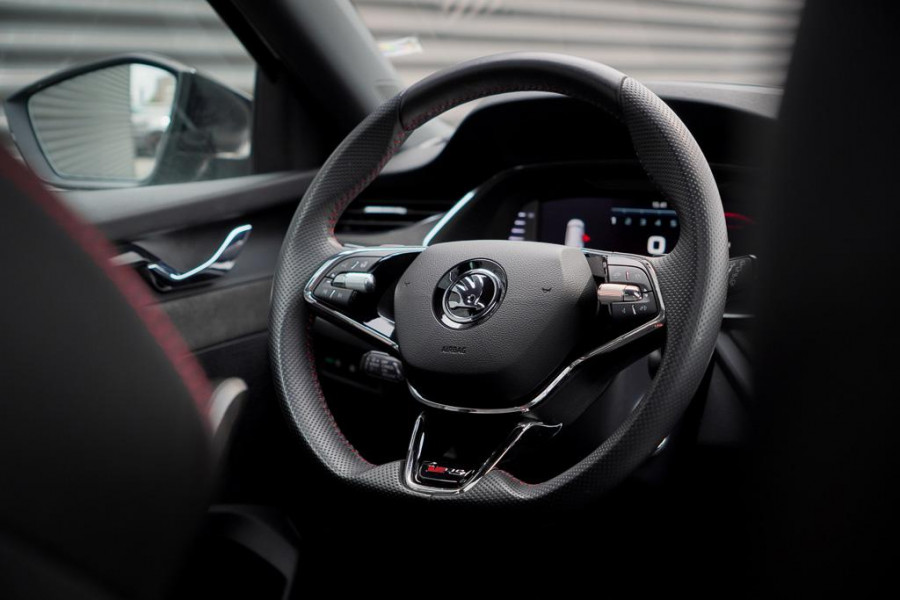 Škoda Octavia Combi 1.4 TSI RS iV PHEV Business / Pano / Adaptive Cruise