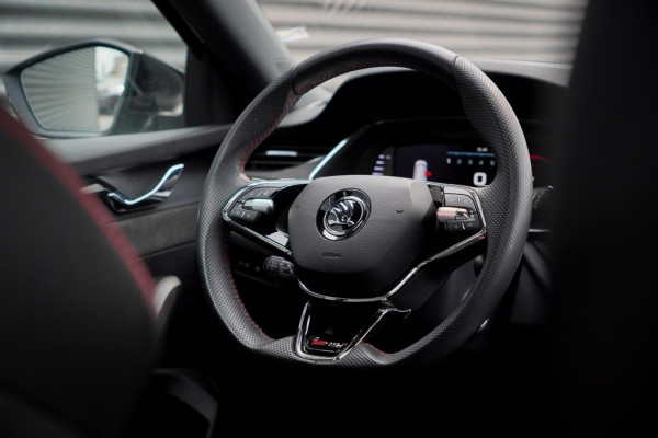 Škoda Octavia Combi 1.4 TSI RS iV PHEV Business / Pano / Adaptive Cruise