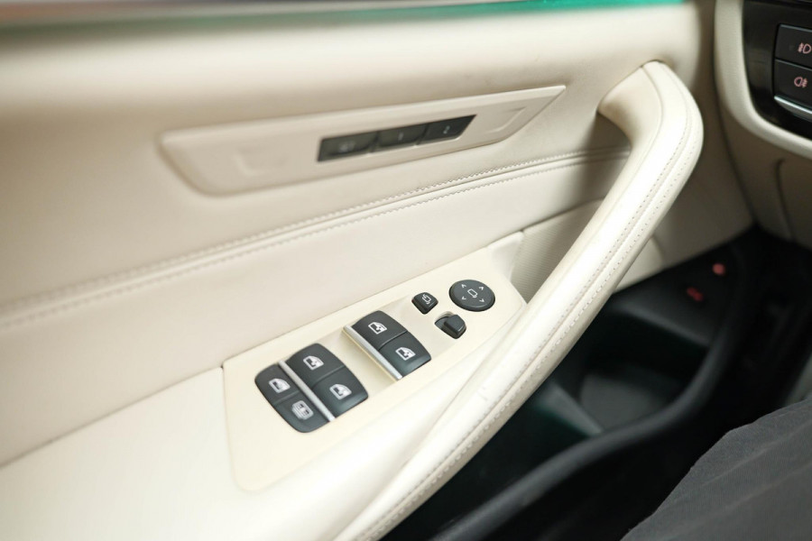 BMW 5 Serie 530e xDrive iPerformance High Executive |M-Pakket|Memory|Camera|