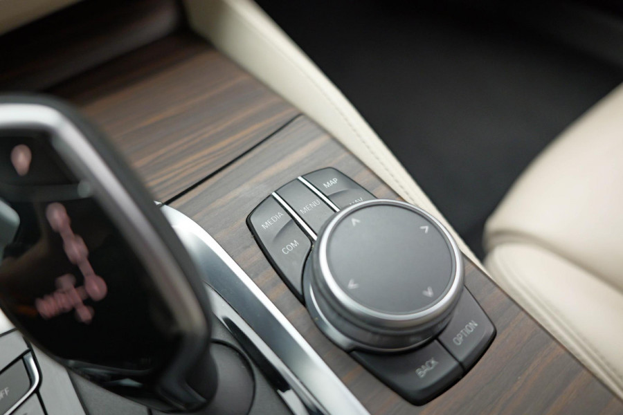 BMW 5 Serie 530e xDrive iPerformance High Executive |M-Pakket|Memory|Camera|