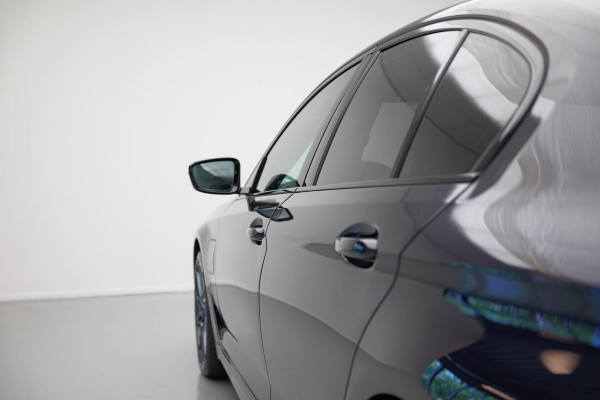BMW 5 Serie 530e xDrive iPerformance High Executive |M-Pakket|Memory|Camera|