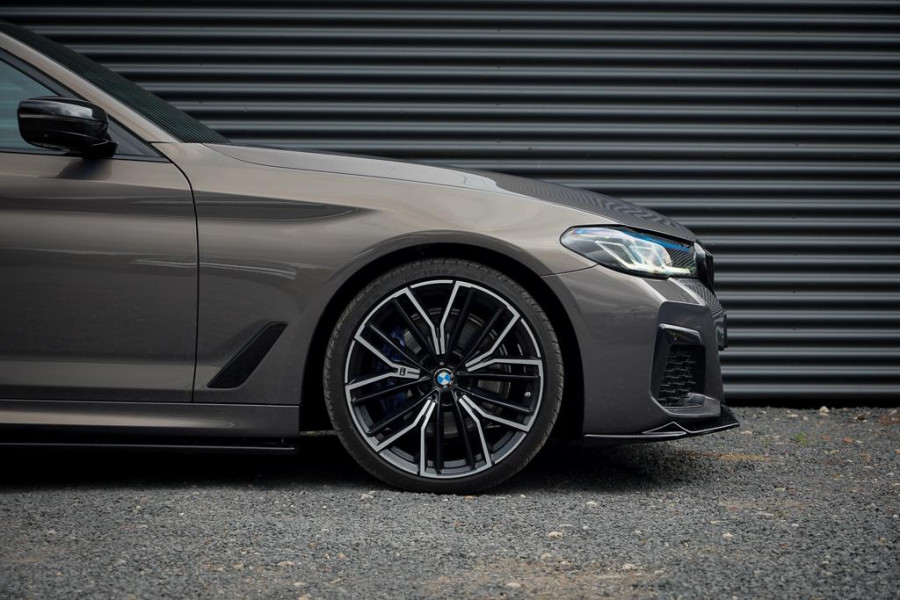 BMW 5 Serie 530i High Executive Edition / M-Sport / Laser / M-Stoelen / Schuifdak / Adaptive Cruise