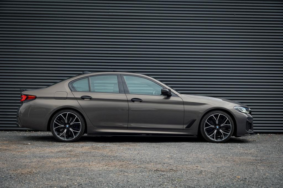 BMW 5 Serie 530i High Executive Edition / M-Sport / Laser / M-Stoelen / Schuifdak / Adaptive Cruise