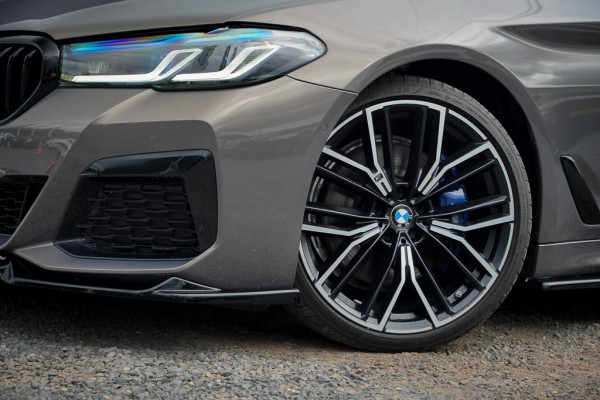 BMW 5 Serie 530i High Executive Edition / M-Sport / Laser / M-Stoelen / Schuifdak / Adaptive Cruise