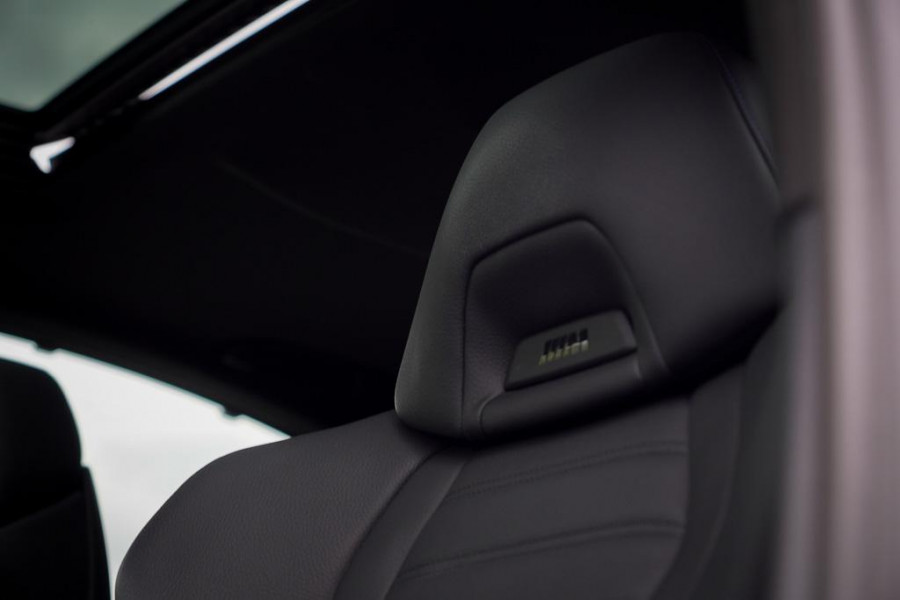 BMW 5 Serie 530i High Executive Edition / M-Sport / Laser / M-Stoelen / Schuifdak / Adaptive Cruise