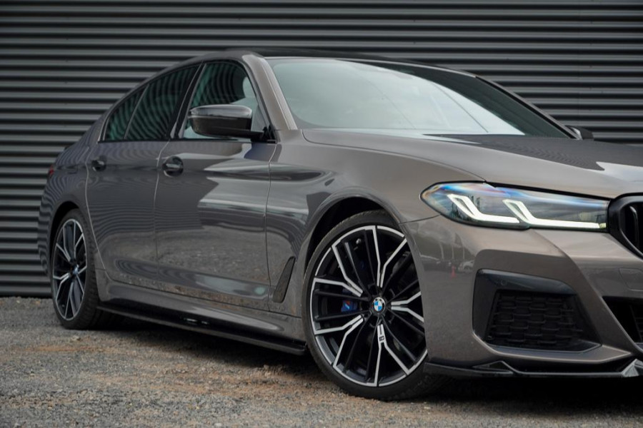 BMW 5 Serie 530i High Executive Edition / M-Sport / Laser / M-Stoelen / Schuifdak / Adaptive Cruise