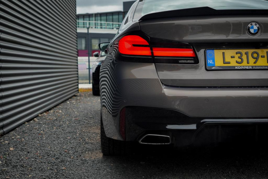 BMW 5 Serie 530i High Executive Edition / M-Sport / Laser / M-Stoelen / Schuifdak / Adaptive Cruise
