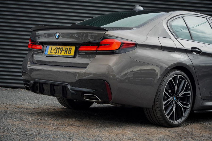 BMW 5 Serie 530i High Executive Edition / M-Sport / Laser / M-Stoelen / Schuifdak / Adaptive Cruise