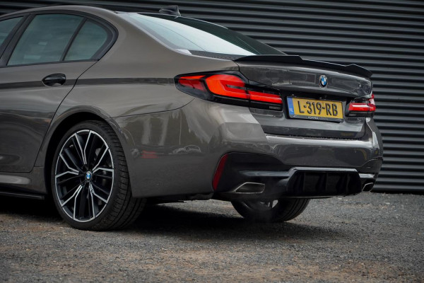 BMW 5 Serie 530i High Executive Edition / M-Sport / Laser / M-Stoelen / Schuifdak / Adaptive Cruise