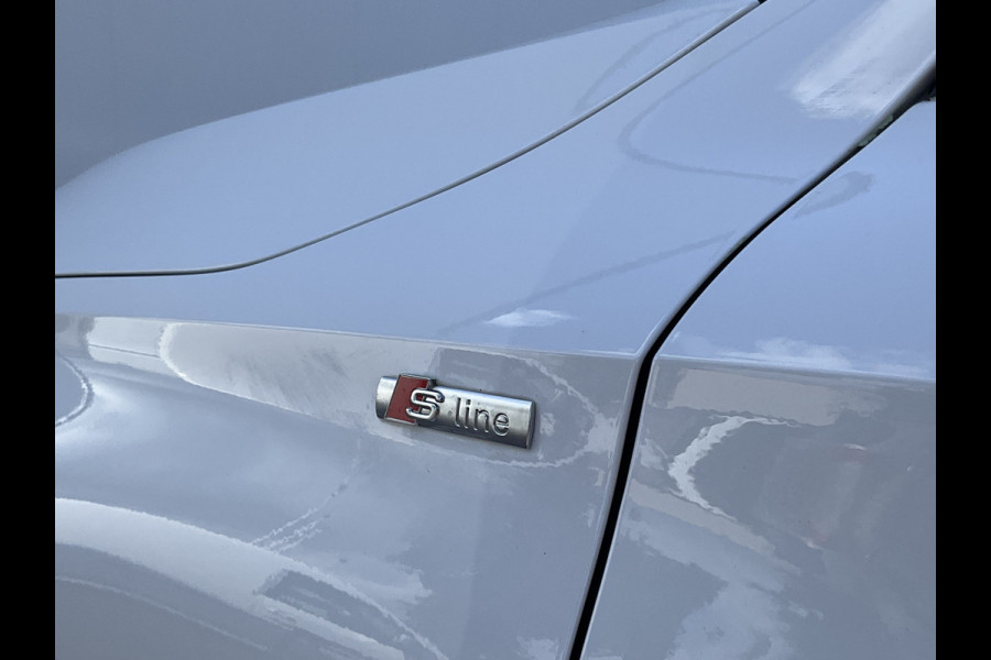 Audi A3 Sportback 30 TFSI (2xS-Line) S edition Carplay Trekhaak Uitstraling