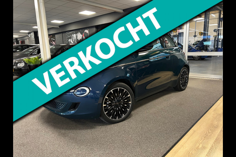 Fiat 500 La Prima 42 kWh / 120pk / Navigatie / Panorama-dak / Leder / camera