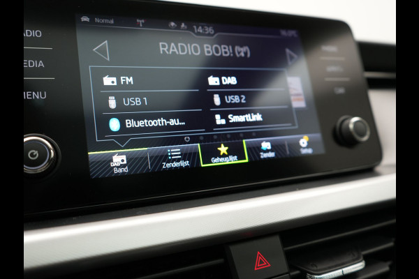Škoda Kamiq 1.0 TSI Sport Business 110pk DSG | Panodak | RS Sportstoelen Verwarmd | Trekhaak Afn. | Chrystal LED |  Camera | Apple Carplay | 18"L.M | Keyless | Virtual | LED |