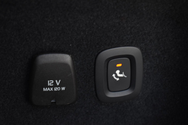 Volvo V60 T6 350PK Automaat Plug-in Hybrid AWD Plus Dark / Navigatie / 360 Camera / Panorama Dak / Adaptieve Cruise Control / Harman Kardon / Elektrische Stoelen / LM Velgen / Trekhaak /