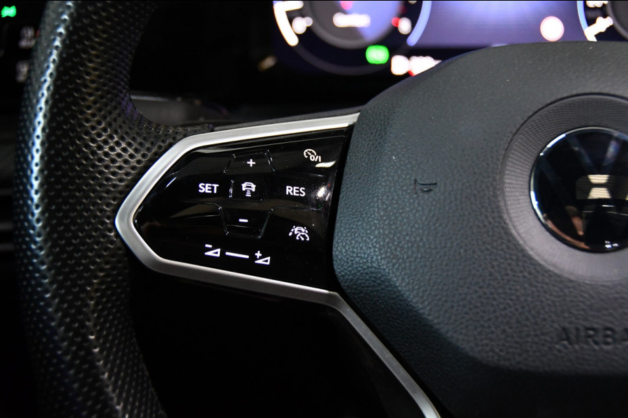 Volkswagen Golf 1.5 eTSI R-Line Head up/H&K/Side-assist