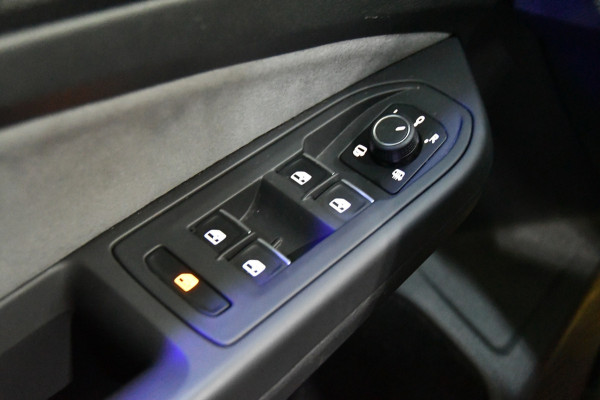 Volkswagen Golf 1.5 eTSI R-Line Head up/H&K/Side-assist