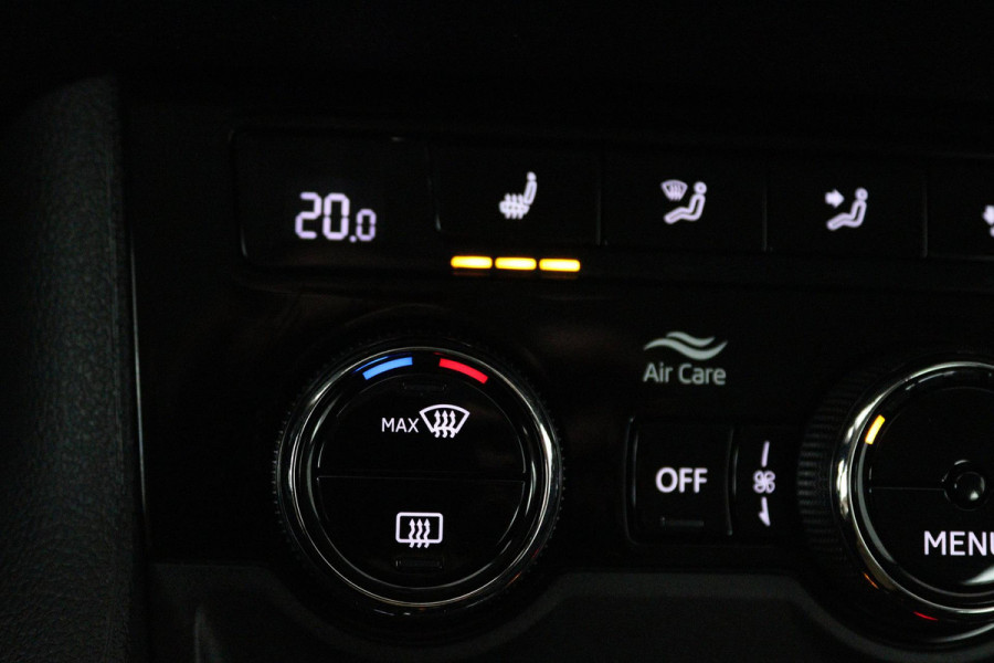 Škoda Karoq 1.0 TSI Business Edition (ACHTERUITRIJCAMERA, STOELVERWARMING, PARKEERSENSOREN, CRUISE CONTROL, NAVIGATIE, CARPLAY)