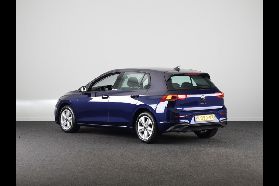 Volkswagen Golf 1.0 TSI Life 110 pk | Verlengde garantie | Navigatie | Parkeersensoren | Adaptieve cruise control | LED koplampen |