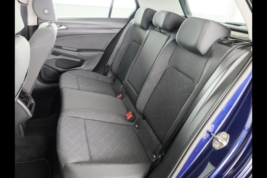 Volkswagen Golf 1.0 TSI Life 110 pk | Verlengde garantie | Navigatie | Parkeersensoren | Adaptieve cruise control | LED koplampen |