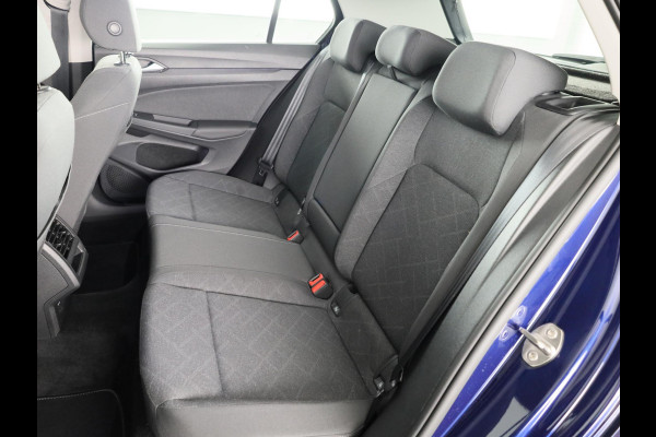 Volkswagen Golf 1.0 TSI Life 110 pk | Verlengde garantie | Navigatie | Parkeersensoren | Adaptieve cruise control | LED koplampen |