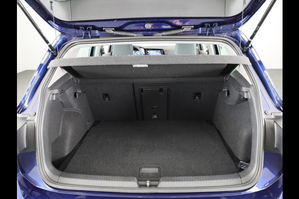 Volkswagen Golf 1.0 TSI Life 110 pk | Verlengde garantie | Navigatie | Parkeersensoren | Adaptieve cruise control | LED koplampen |