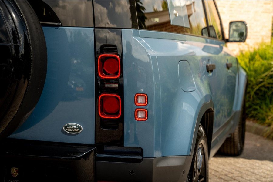 Land Rover Defender 3.0 P400 110 S 5 Persoons Luchtvering Trekhaak LED Camera Urban 19''