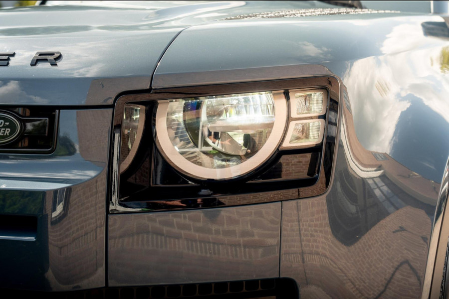 Land Rover Defender 3.0 P400 110 S 5 Persoons Luchtvering Trekhaak LED Camera Urban 19''