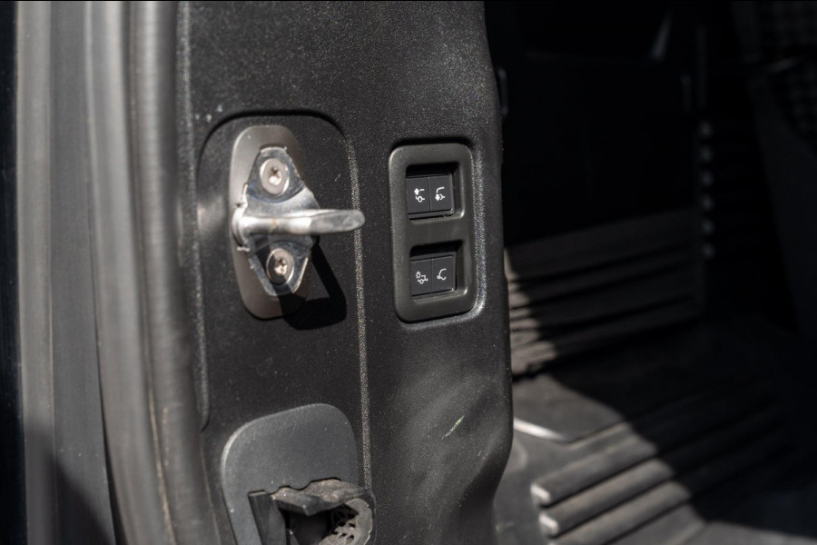 Land Rover Defender 3.0 P400 110 S 5 Persoons Luchtvering Trekhaak LED Camera Urban 19''