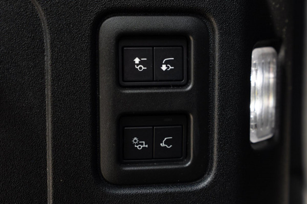 Land Rover Defender 3.0 P400 110 S 5 Persoons Luchtvering Trekhaak LED Camera Urban 19''