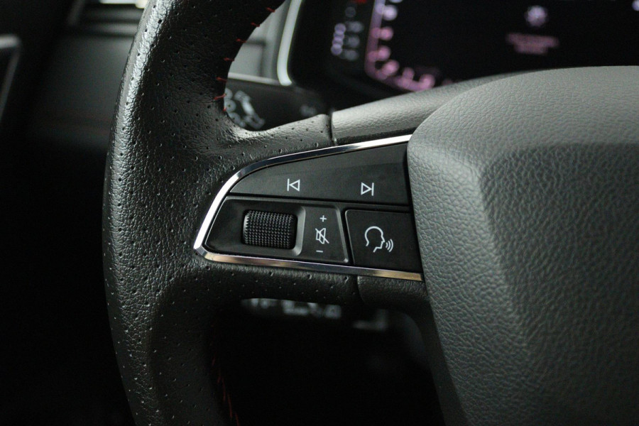 Seat Ibiza 1.0 TSI FR Business Intense (PANORAMADAK, ADAPTIVE, LED, STOELV, CAMERA, PDC, VIRTUAL, NL-AUTO, GOED ONDERHOUDEN)