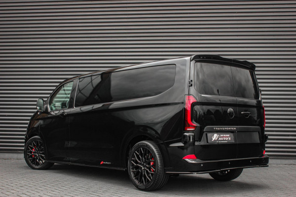 Volkswagen Transporter 2.0 TDI L2H1 BULLI 150PK DSG FULL BLACK / DRIVER ASSISTANCE / 2-ZITS / MY2024 / CAMERA / ADAP.CRUISE / FUL