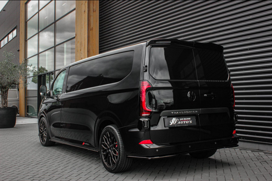 Volkswagen Transporter 2.0 TDI L2H1 BULLI 150PK DSG FULL BLACK / DRIVER ASSISTANCE / 2-ZITS / MY2024 / CAMERA / ADAP.CRUISE / FUL