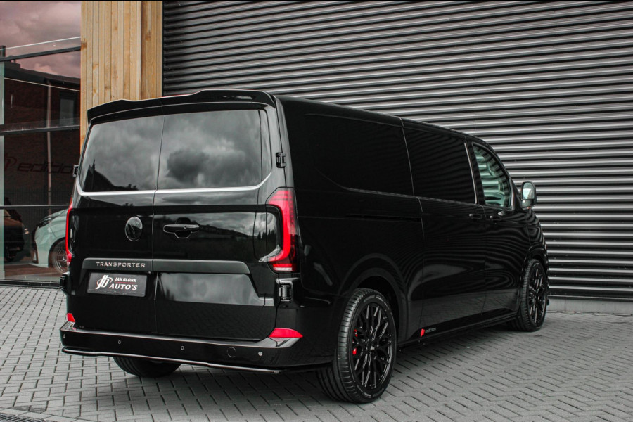 Volkswagen Transporter 2.0 TDI L2H1 BULLI 150PK DSG FULL BLACK / DRIVER ASSISTANCE / 2-ZITS / MY2024 / CAMERA / ADAP.CRUISE / FUL