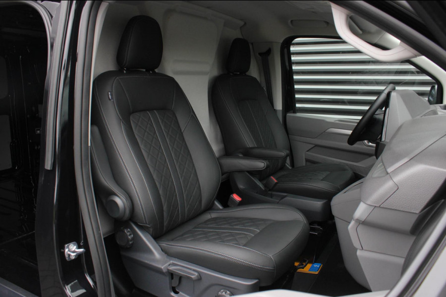 Volkswagen Transporter 2.0 TDI L2H1 BULLI 150PK DSG FULL BLACK / DRIVER ASSISTANCE / 2-ZITS / MY2024 / CAMERA / ADAP.CRUISE / FUL