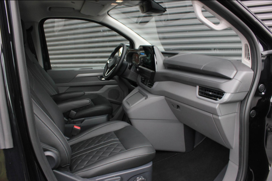 Volkswagen Transporter 2.0 TDI L2H1 BULLI 150PK DSG FULL BLACK / DRIVER ASSISTANCE / 2-ZITS / MY2024 / CAMERA / ADAP.CRUISE / FUL