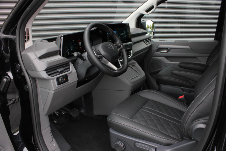Volkswagen Transporter 2.0 TDI L2H1 BULLI 150PK DSG FULL BLACK / DRIVER ASSISTANCE / 2-ZITS / MY2024 / CAMERA / ADAP.CRUISE / FUL