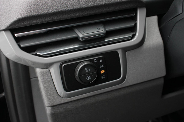 Volkswagen Transporter 2.0 TDI L2H1 BULLI 150PK DSG FULL BLACK / DRIVER ASSISTANCE / 2-ZITS / MY2024 / CAMERA / ADAP.CRUISE / FUL