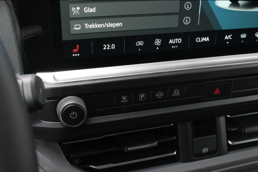 Volkswagen Transporter 2.0 TDI L2H1 BULLI 150PK DSG FULL BLACK / DRIVER ASSISTANCE / 2-ZITS / MY2024 / CAMERA / ADAP.CRUISE / FUL