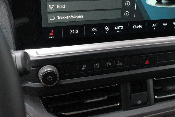 Volkswagen Transporter 2.0 TDI L2H1 BULLI 150PK DSG FULL BLACK / DRIVER ASSISTANCE / 2-ZITS / MY2024 / CAMERA / ADAP.CRUISE / FUL