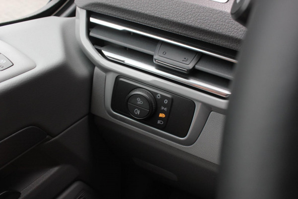 Volkswagen Transporter 2.0 TDI L2H1 BULLI 150PK DSG FULL BLACK / DRIVER ASSISTANCE / 2-ZITS / MY2024 / CAMERA / ADAP.CRUISE / FUL