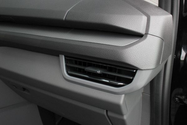 Volkswagen Transporter 2.0 TDI L2H1 BULLI 150PK DSG FULL BLACK / DRIVER ASSISTANCE / 2-ZITS / MY2024 / CAMERA / ADAP.CRUISE / FUL